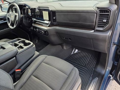 Used 2024 Chevrolet Silverado 1500 LT image 17