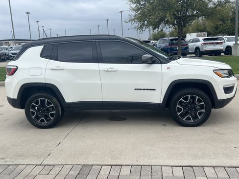 Used 2019 Jeep Compass Trailhawk image 11