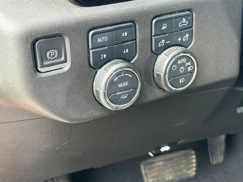 Used 2024 Chevrolet Silverado 1500 LT Trail Boss w/ Convenience Package II AWD/4WD image 10