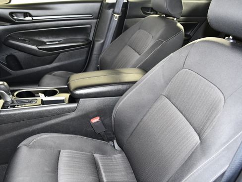 Used 2024 Nissan Altima 2.5 SV FWD image 37