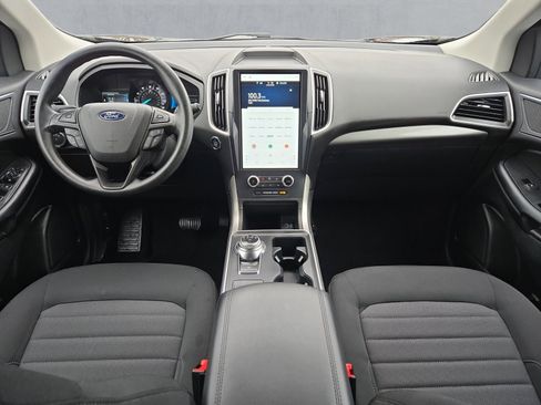 Certified 2022 Ford Edge SE image 9