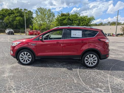 Used 2017 Ford Escape Titanium image 4