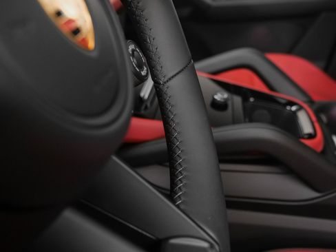 Used 2025 Porsche Cayenne S image 34