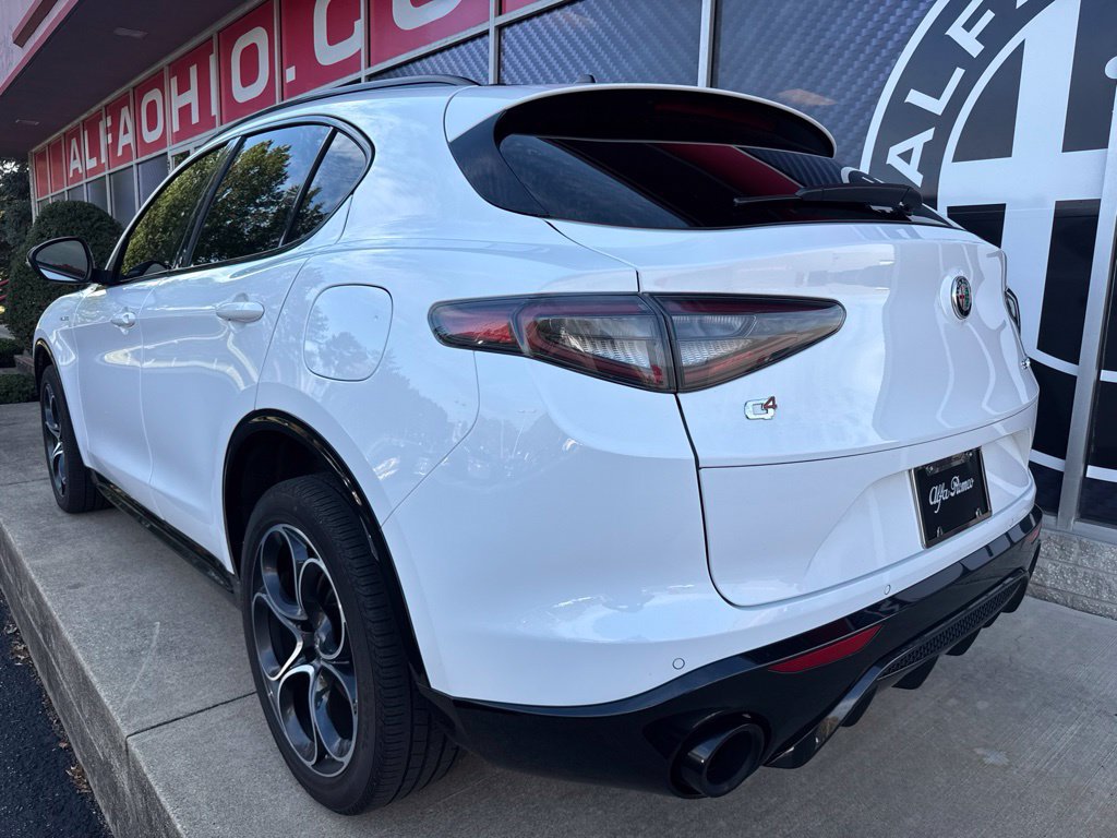 Used 2024 Alfa Romeo Stelvio Veloce AWD/4WD image 12