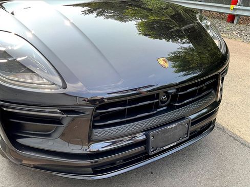 Certified 2025 Porsche Macan image 32