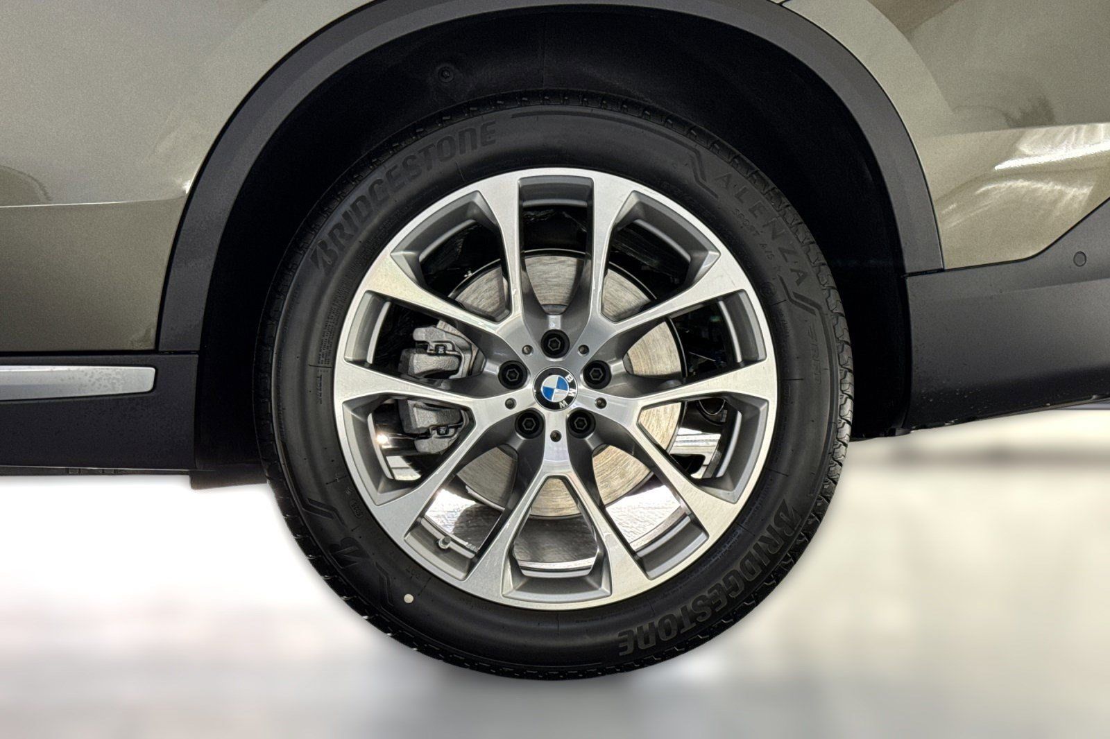 Used 2026 BMW X5 xDrive40i w/ Climate Comfort Package AWD/4WD image 12