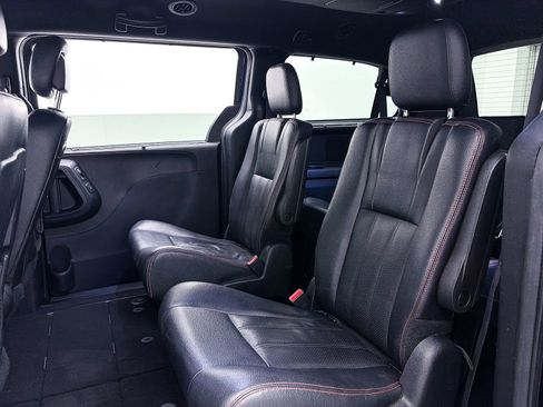 Used 2017 Dodge Grand Caravan GT image 23
