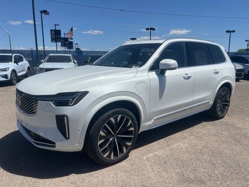 New 2026 Volvo XC90 T8 Ultra w/ Protection Package AWD/4WD image 8