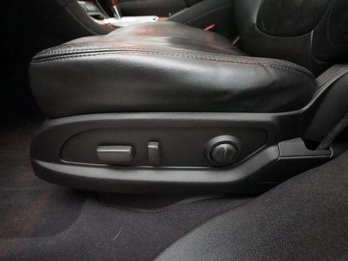 Used 2010 Buick Enclave CXL image 30