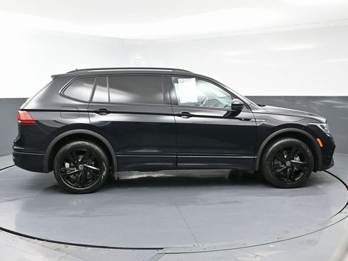 Used 2023 Volkswagen Tiguan SE R-Line image 8