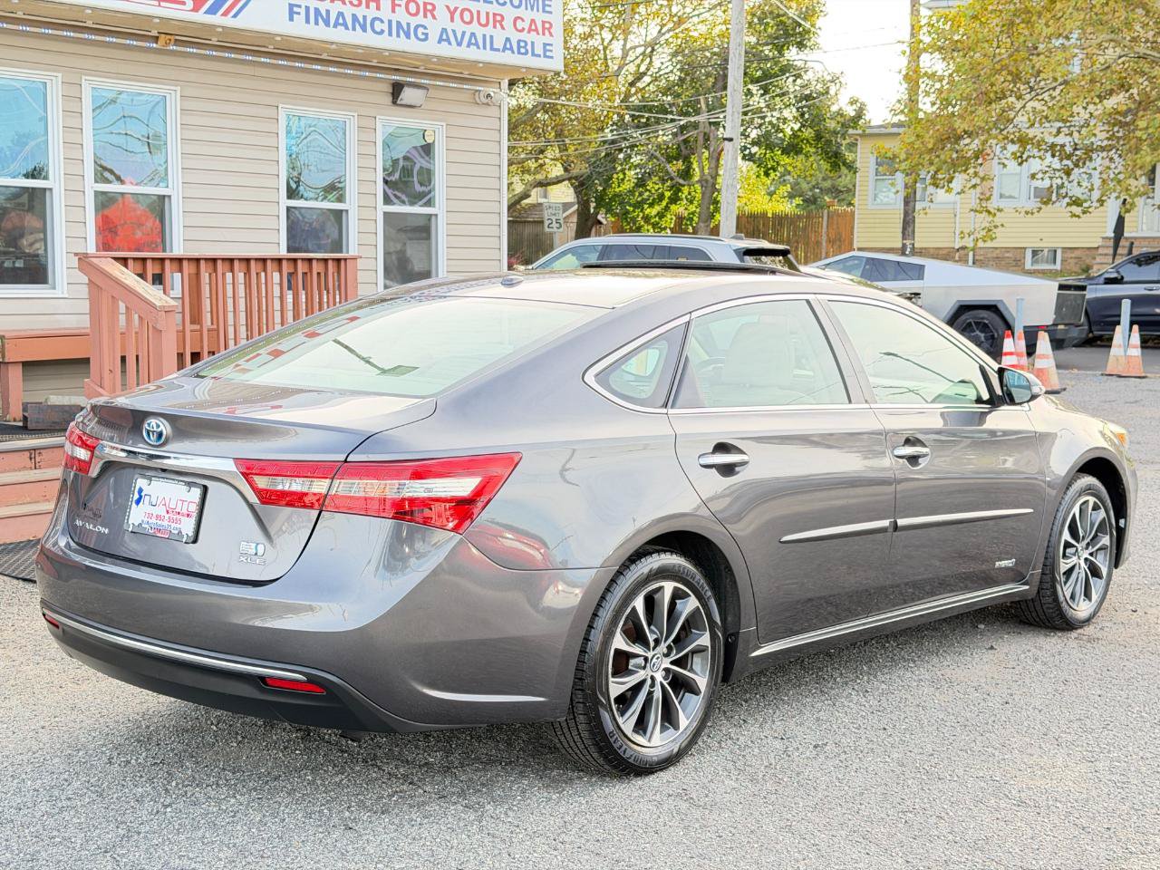 Used 2016 Toyota Avalon XLE Premium FWD image 4