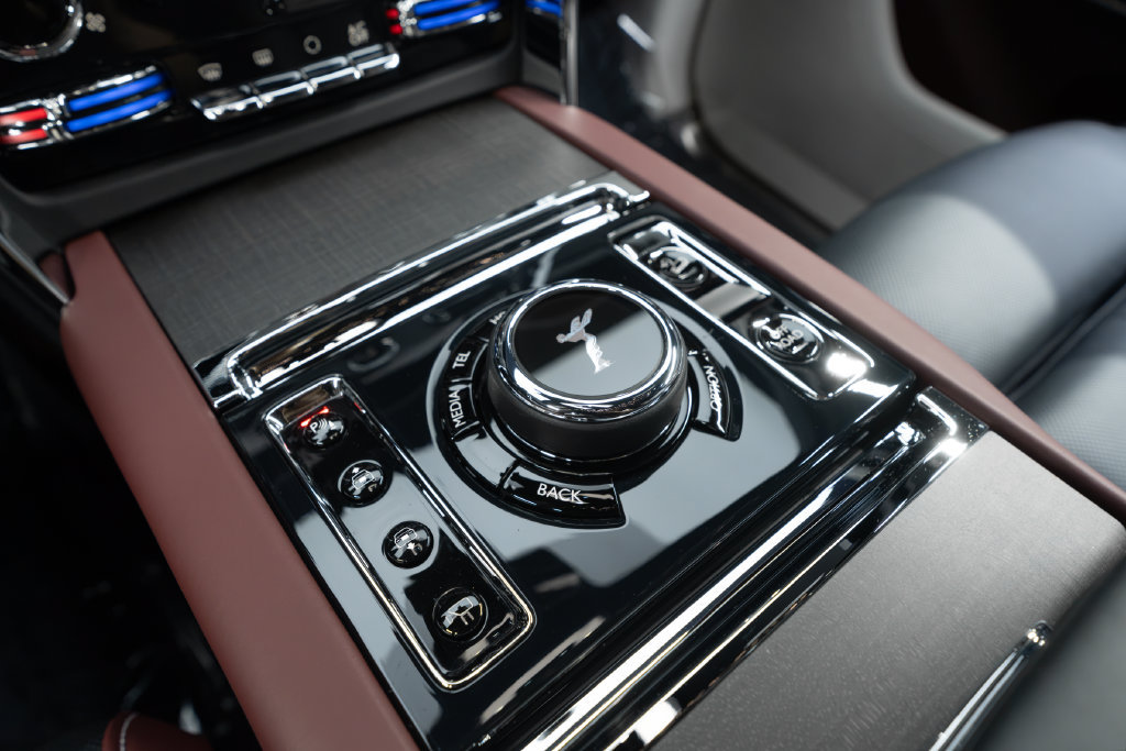 Used 2026 Rolls-Royce Cullinan AWD/4WD image 40