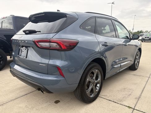 Used 2024 Ford Escape ST-Line w/ Tech Pack #1 AWD/4WD image 2