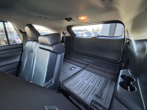 Used 2023 Toyota Highlander XLE image 19