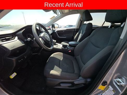 Used 2021 Toyota RAV4 LE AWD/4WD image 9