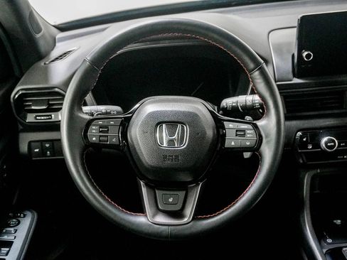 Used 2025 Honda Pilot TrailSport image 23