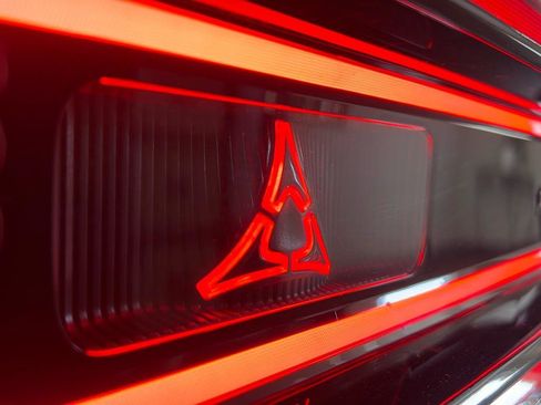 Used 2024 Dodge Charger R/T w/ Plus Group image 9