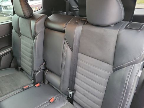 Used 2022 Mitsubishi Outlander SE image 26