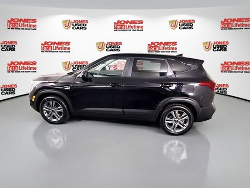 Used 2023 Kia Seltos LX AWD/4WD image 14