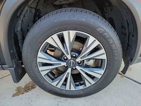 Certified 2023 Nissan Rogue SV image 9