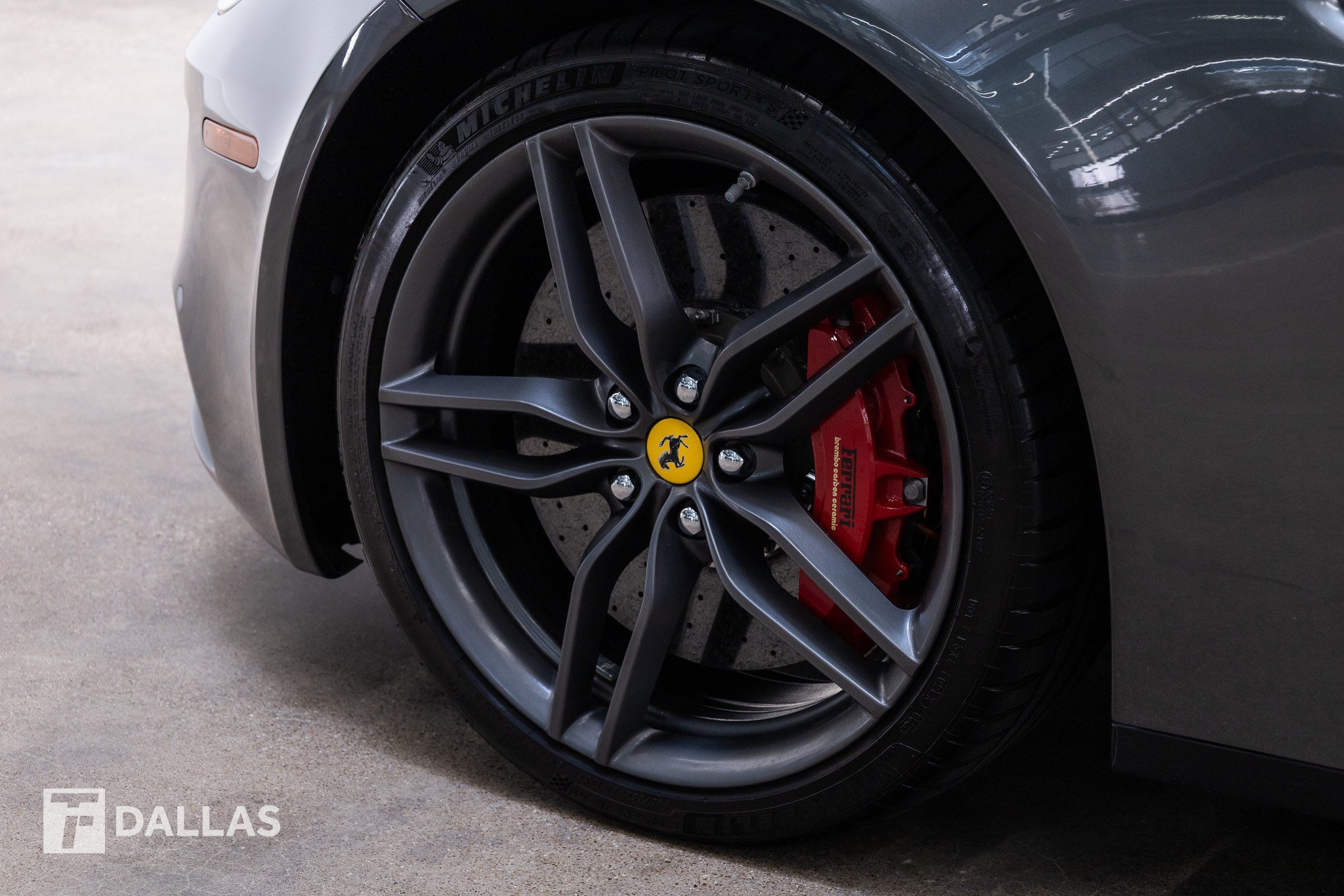 Used 2012 Ferrari FF AWD/4WD image 5