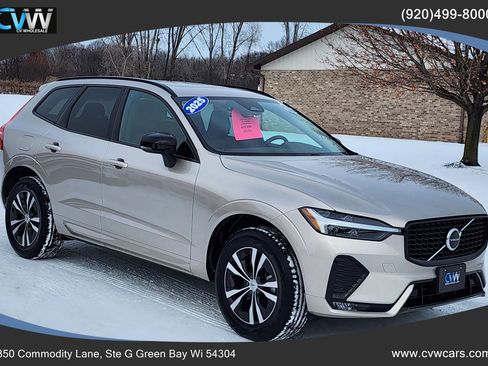 Used 2025 Volvo XC60 B5 Core image 1