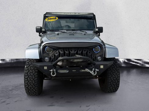 Used 2018 Jeep Wrangler Unlimited Sahara w/ Connectivity Group image 8