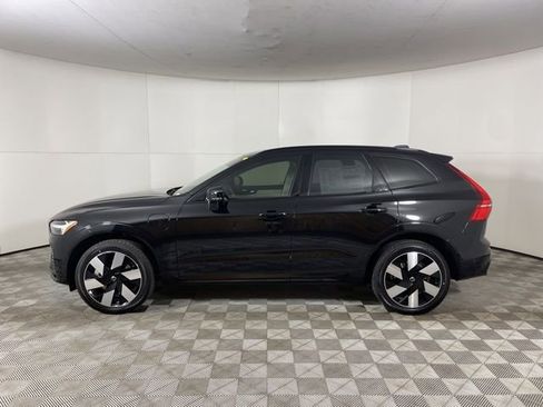 Used 2025 Volvo XC60 T8 Plus w/ Protection Package Premier AWD/4WD image 12