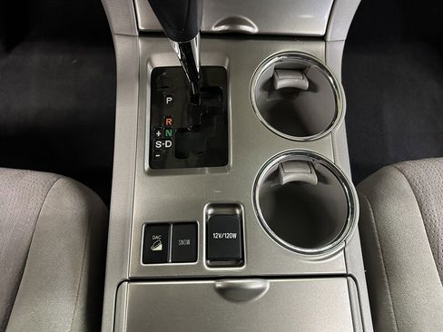 Used 2012 Toyota Highlander SE w/ Tow Pkg image 22