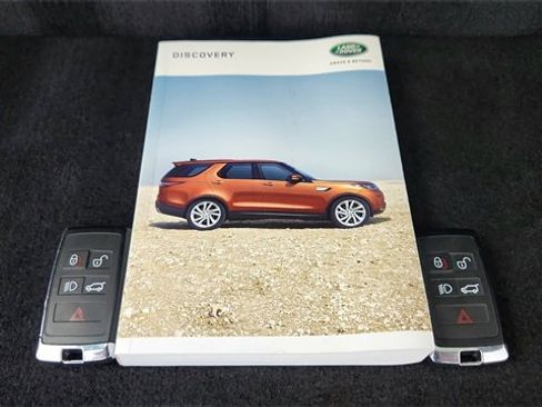 Used 2020 Land Rover Discovery Landmark image 66