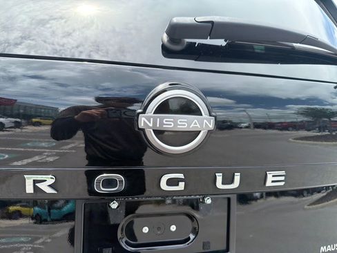 Certified 2023 Nissan Rogue S FWD image 10