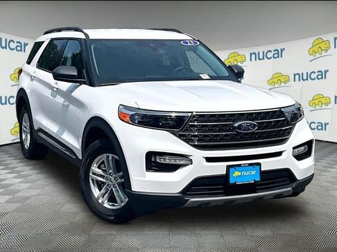 Used 2023 Ford Explorer XLT w/ Equipment Group 202A AWD/4WD image 1