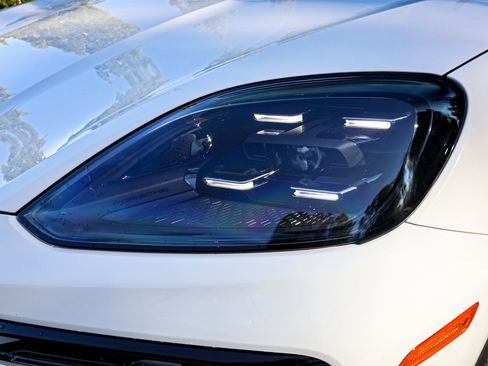 Used 2024 Porsche Cayenne S image 6