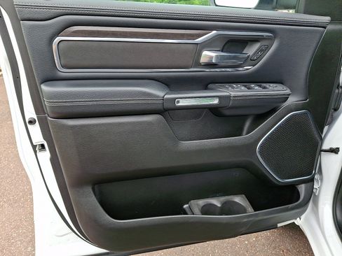 Used 2025 RAM 1500 Laramie AWD/4WD image 13