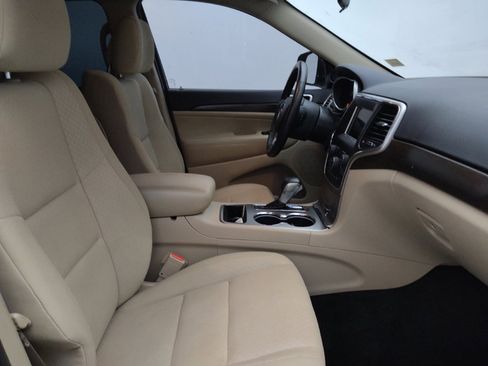 Used 2018 Jeep Grand Cherokee Laredo RWD image 21