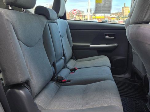 Used 2014 Toyota Prius V Three image 13