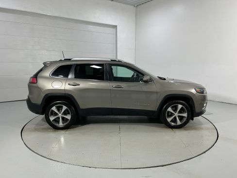 Used 2019 Jeep Cherokee Limited AWD/4WD image 37