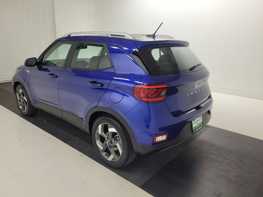 Used 2025 Hyundai Venue SEL FWD image 5