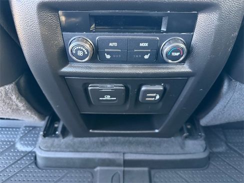 Used 2021 Chevrolet Traverse Premier w/ Redline Edition image 31