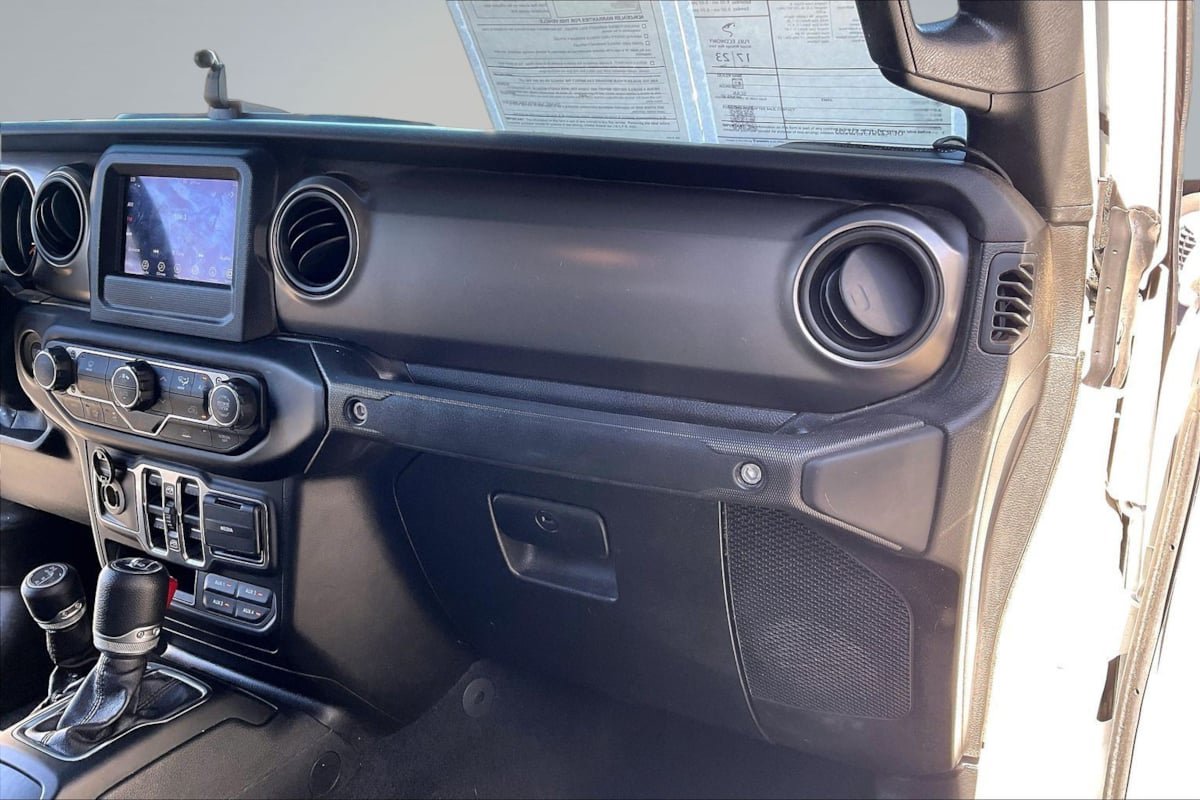 Used 2020 Jeep Gladiator Sport w/ Quick Order Package 24S AWD/4WD image 17
