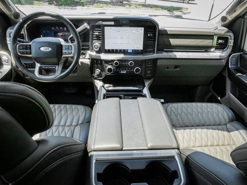 Used 2025 Ford F250 Platinum w/ Platinum Plus Package AWD/4WD image 29