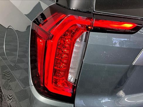 Used 2024 GMC Yukon Denali w/ Advanced Technology Package AWD/4WD image 28