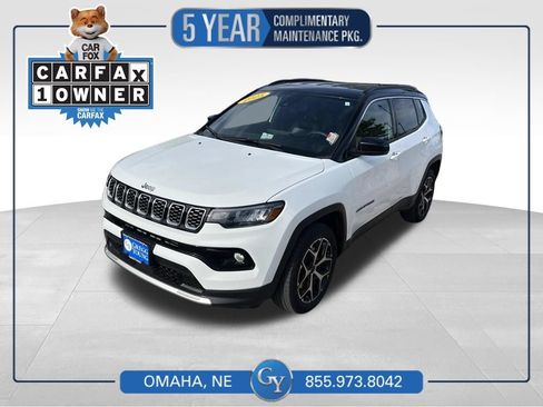 Used 2025 Jeep Compass Limited AWD/4WD image 1
