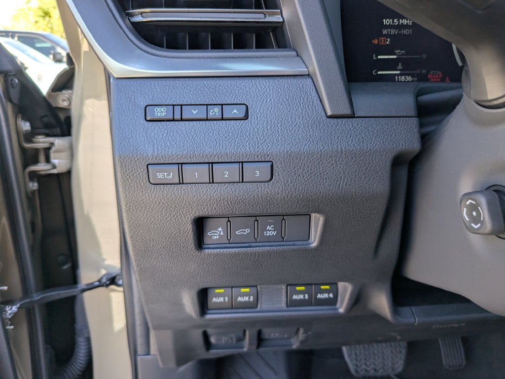 Used 2026 Lexus GX 550 AWD/4WD image 28