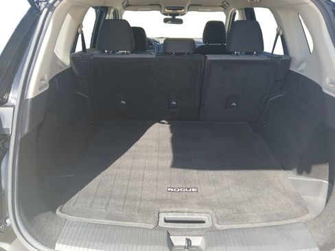 Used 2021 Nissan Rogue SV image 19