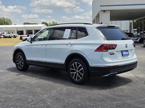 Used 2021 Volkswagen Tiguan SE w/ Panoramic Sunroof Package AWD/4WD image 5