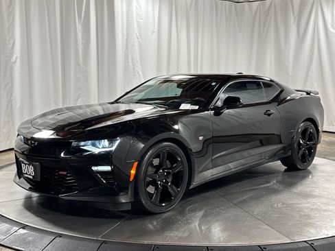 Used 2016 Chevrolet Camaro SS RWD image 1
