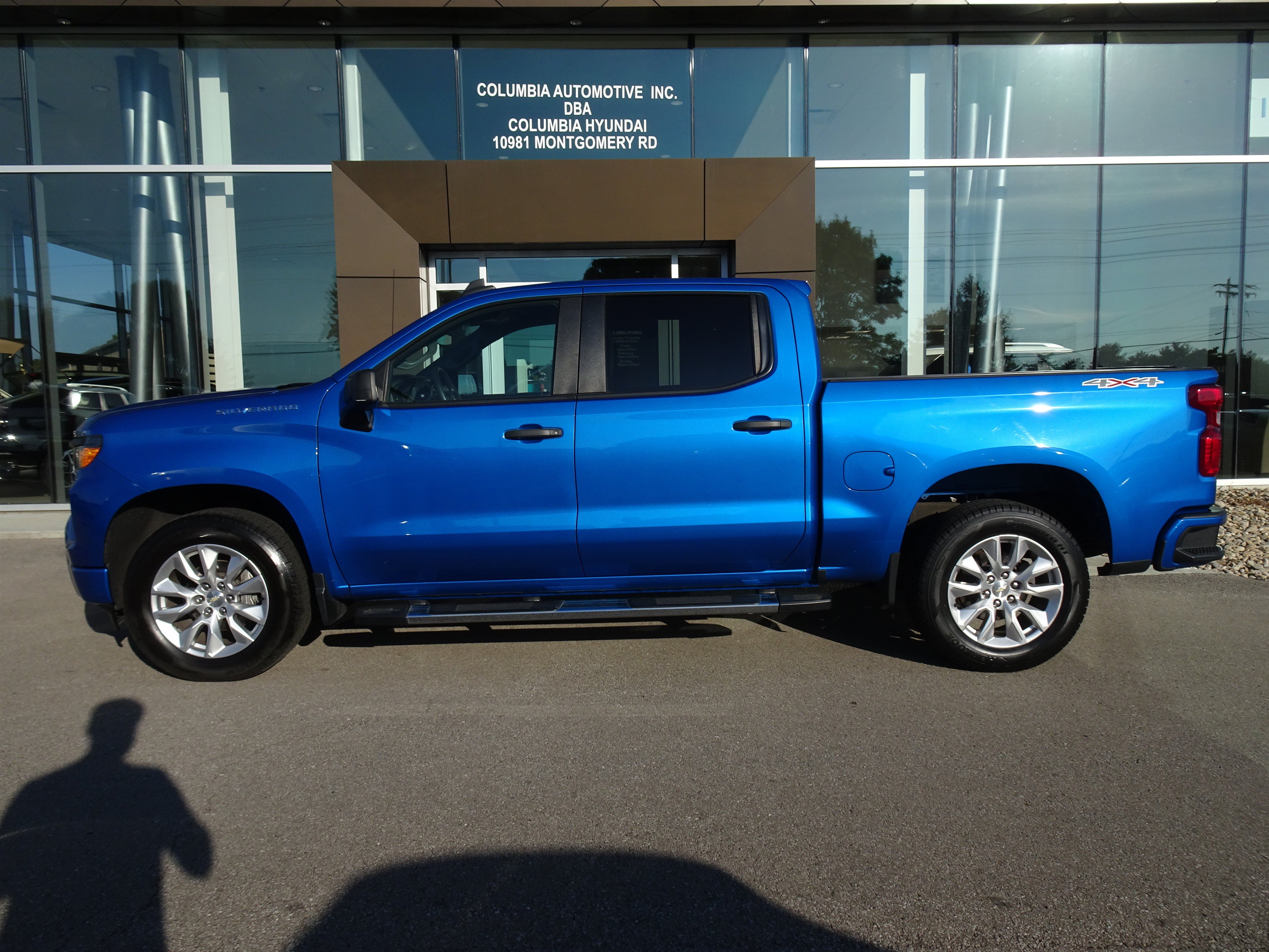 Used 2022 Chevrolet Silverado 1500 Custom AWD/4WD image 2