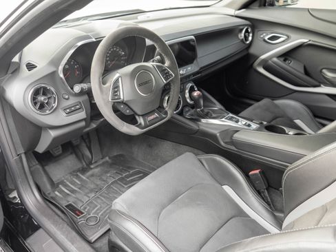 Used 2022 Chevrolet Camaro SS RWD image 8