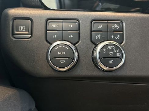 Used 2023 GMC Sierra 1500 SLT w/ SLT Premium Package AWD/4WD image 23